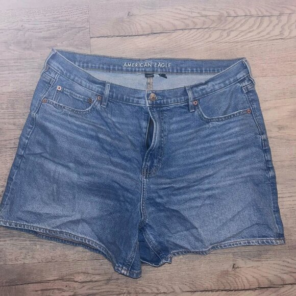 American Eagle Super High Rise Relaxed Jean Shorts - Picture 1 of 3